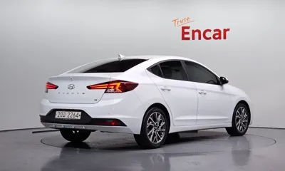 Hyundai Avante 2019, 73328 км, за 9188.27 USD