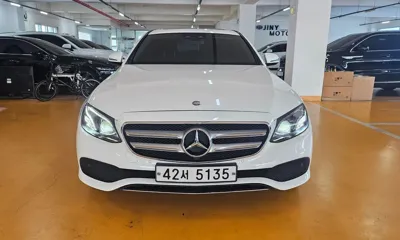 Mercedes-Benz E-Class 2017, 97001 км, за 12877.77 USD