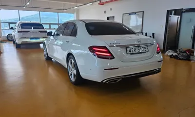Mercedes-Benz E-Class 2017, 97001 км, за 12877.77 USD