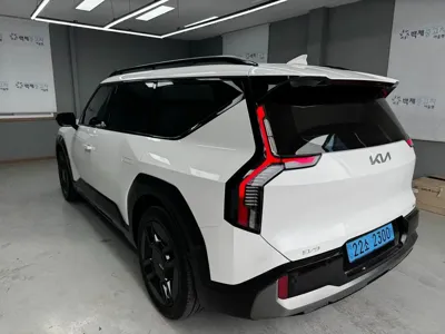 Kia EV9 2025, 57675 км, за 40698.44 USD
