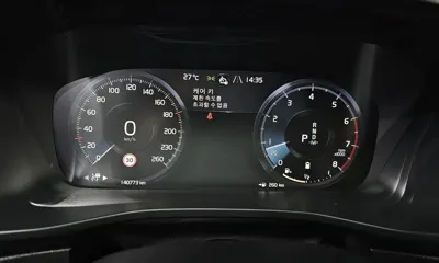 Volvo XC40 2021, 140773 км, за 15426.02 USD - фото 8