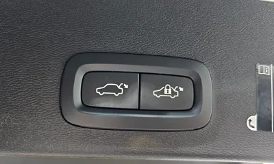 Volvo XC40 2021, 140773 км, за 15426.02 USD - фото 20