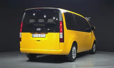Hyundai Staria 2025, 12582 км, за 20772.28 USD