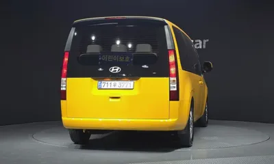 Hyundai Staria 2025, 12582 км, за 20772.28 USD