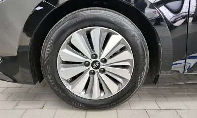 Hyundai Grandeur 2015, 154301 км, за 4951.14 USD