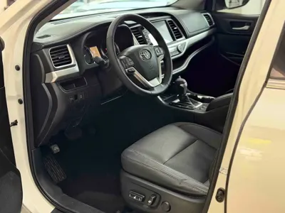 Toyota Highlander 2017, 79000 км, за 16156.25 USD