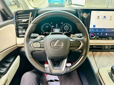 Lexus LM 2024, 41000 км, за 186841.58 USD - фото 9