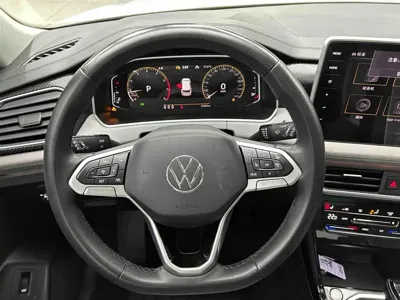 Volkswagen Tayron 2023, 25400 км, за 27597.33 USD
