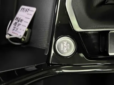 Volkswagen Tayron 2023, 25400 км, за 27597.33 USD