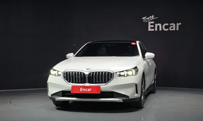 BMW 5-Series 2025, 16363 км, за 36078.78 USD