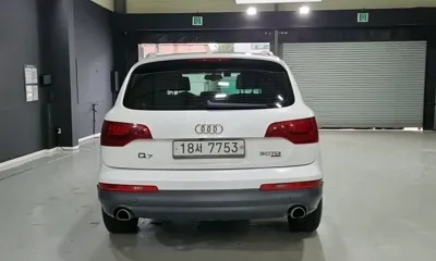 Audi Q7 2013, 220000 км, за 5534.93 USD