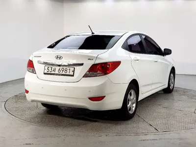 Hyundai Accent 2014, 72594 км, за 2957.81 USD