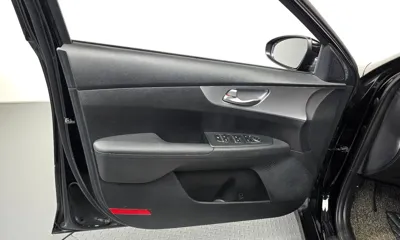 Kia K3 2022, 43297 км, за 9446.26 USD - фото 24