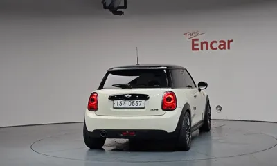 MINI Cooper 2016, 134137 км, за 4926.43 USD