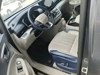 Roewe iMAX8 2021, 58800 км, за 12197.97 USD - фото 15