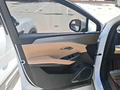 BYD L DM-i 2025, 35000 км, за 14714.25 USD - фото 7
