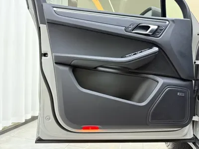 Porsche Macan 2024, 16000 км, за 54148.45 USD