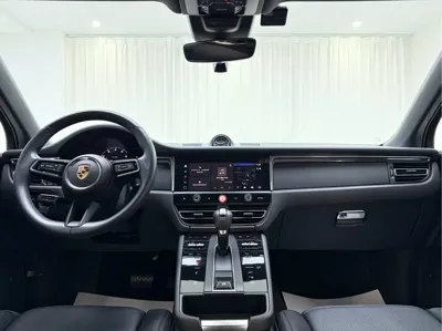 Porsche Macan 2024, 16000 км, за 54222.05 USD - фото 6