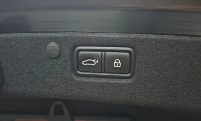 Hyundai Grandeur 2018, 125425 км, за 9715.11 USD - фото 20