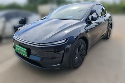 Tesla Model Y · 2025 год