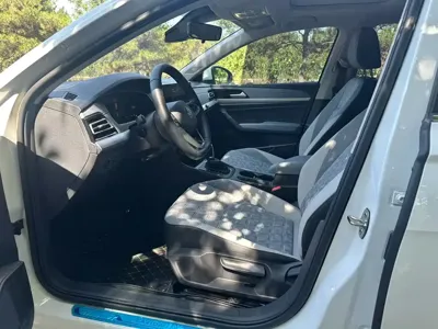 Volkswagen Lavida 2023, 10000 км, за 10284.51 USD