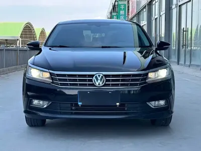Volkswagen Passat 2016, 102000 км, за 7342.41 USD