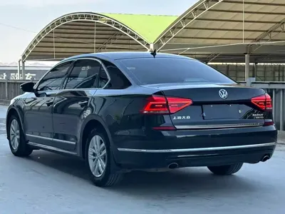 Volkswagen Passat 2016, 102000 км, за 7342.41 USD
