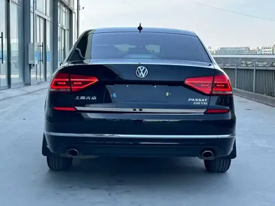 Volkswagen Passat 2016, 102000 км, за 7342.41 USD