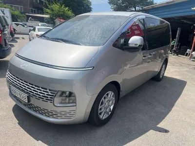 Hyundai Staria · 2023 год