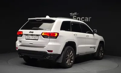 Jeep Cherokee 2016, 176091 км, за 7877.12 USD