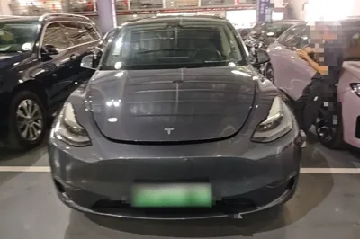 Tesla Model Y 2021, 87700 км, за 24845 USD
