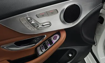 Mercedes-Benz C-Class 2019, 96608 км, за 17781.61 USD - фото 18