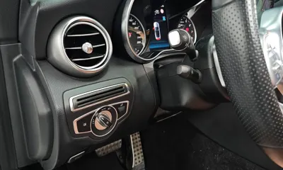 Mercedes-Benz C-Class 2019, 96608 км, за 17781.61 USD - фото 19