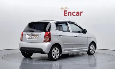 Kia Morning 2009, 73035 км, за 1366.12 USD