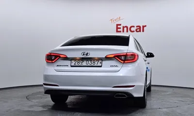 Hyundai Sonata 2017, 136844 км, за 5785.61 USD