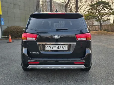 Kia Canival 2016, 106000 км, за 5916.19 USD