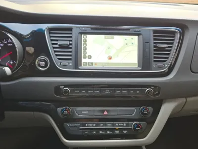 Kia Canival 2016, 106000 км, за 5916.19 USD - фото 10