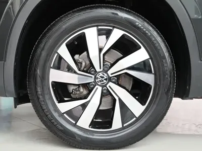 Volkswagen Tayron 2022, 34000 км, за 21435.39 USD