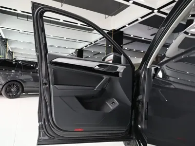 Volkswagen Tayron 2022, 34000 км, за 21435.39 USD
