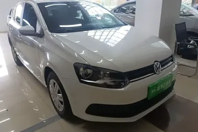 Volkswagen Polo 2016, 62300 км, за 6354 USD
