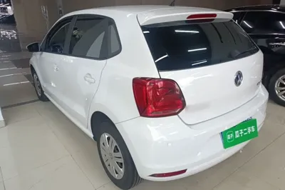 Volkswagen Polo 2016, 62300 км, за 6354 USD