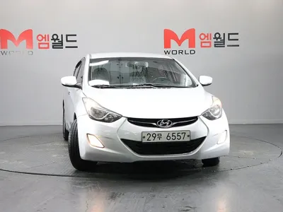 Hyundai Avante 2014, 122016 км, за 2166.28 USD