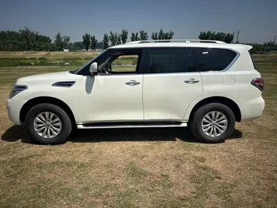 Nissan Patrol 2017, 150000 км, за 18444.89 USD