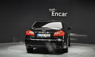 Hyundai Genesis 2012, 176727 км, за 8801.89 USD
