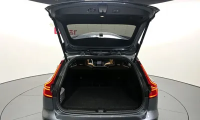 Volvo V60 2021, 52047 км, за 18970.72 USD - фото 20