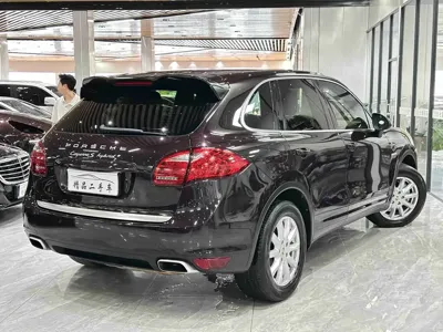 Porsche Cayenne 2012, 132000 км, за 14684.82 USD