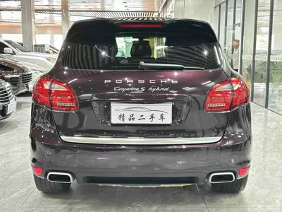 Porsche Cayenne 2012, 132000 км, за 14684.82 USD