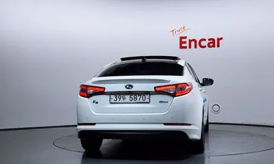 Kia K5 2012, 147708 км, за 3610.35 USD