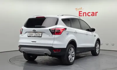 Ford Kuga 2017, 132900 км, за 4560.26 USD