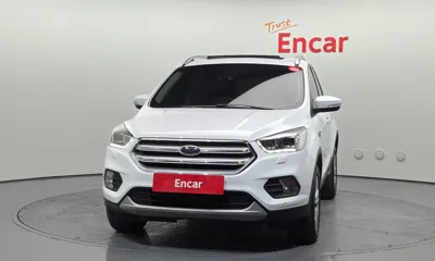 Ford Kuga 2017, 132900 км, за 4560.26 USD